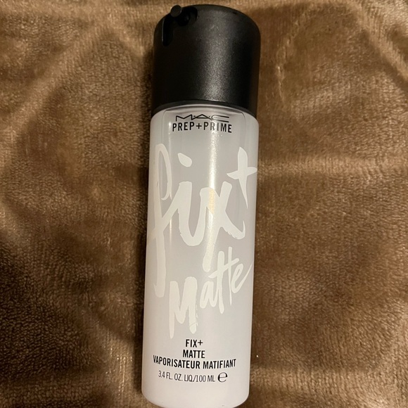 MAC Cosmetics Prep + Prime Fix+ Matte Spray - Black and White - Picture 2 of 3